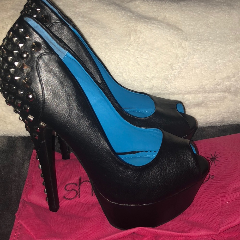 High heels - Picture 2 of 3